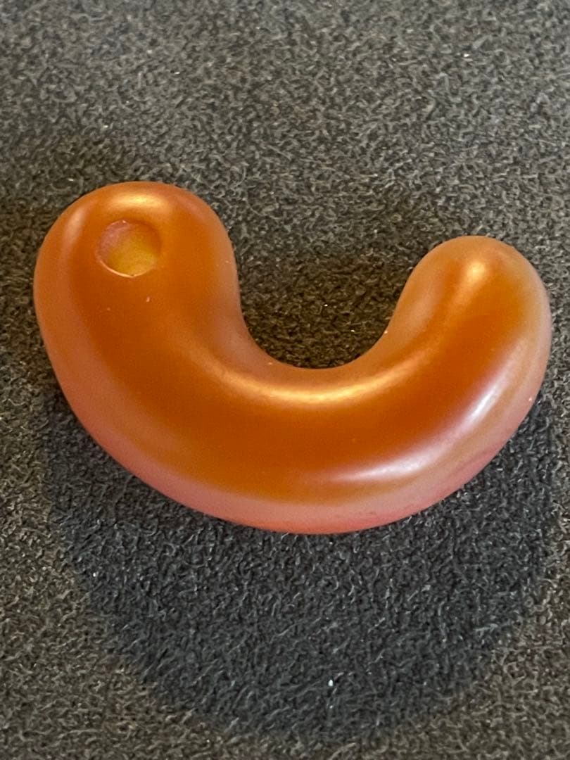 古墳時代中期　赤瑪瑙製勾玉