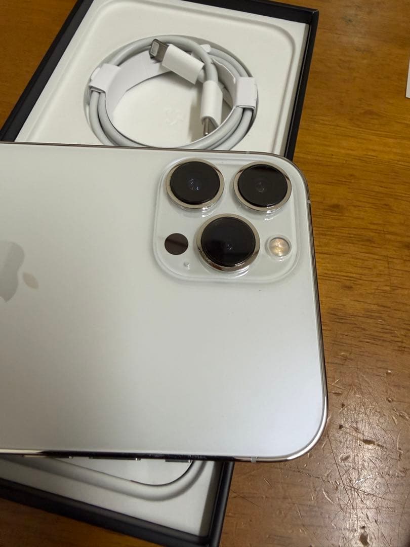 Apple iPhone 13 Pro MAXホワイト 本体