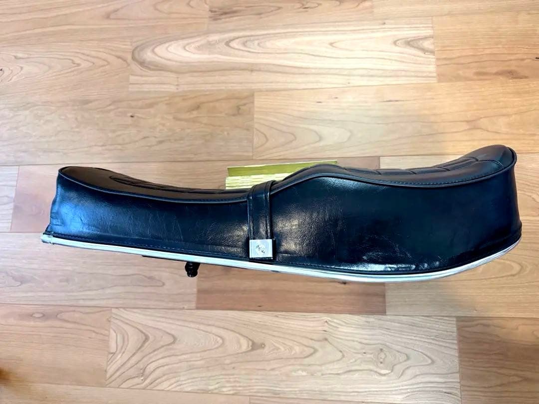 CB750four用　アンコ抜き　 便利な車検証入れ付き