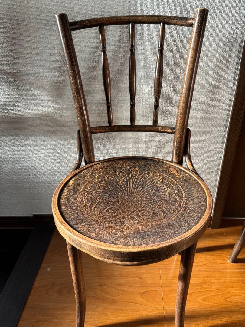 YUKO！アンティークTONチェアA⭐︎トーネットチェア彫刻入り椅子
