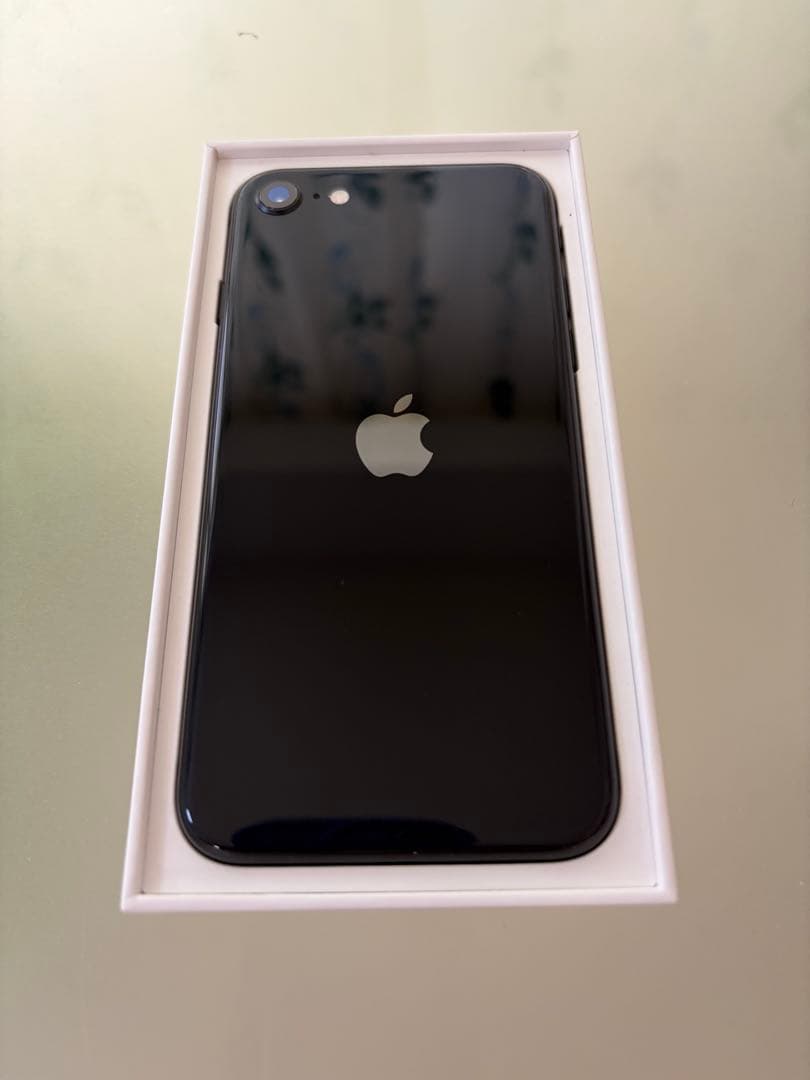 【ジャンク品】iPhonese3 第三世代　128gb SIMフリー 初期化済