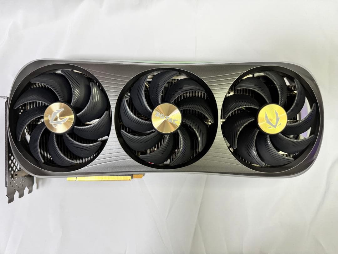グラフィックボード・グラボ・ビデオカード ZOTAC GeForce RTX 4090 AMP Extreme AIRO
