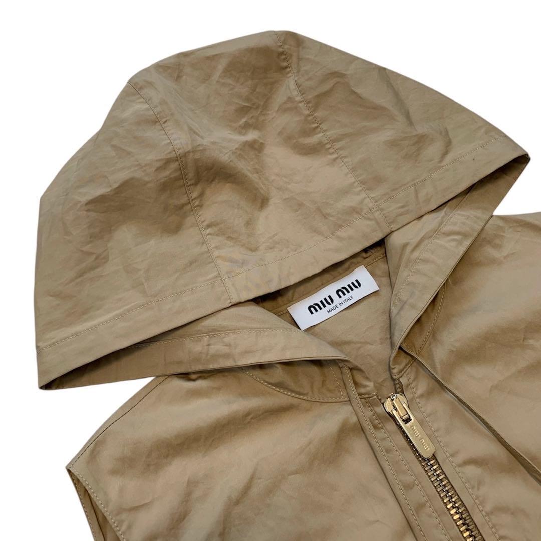 【超美品】ミュウミュウ ノースリーブ ナイロンベスト フード ベージュ 36 S