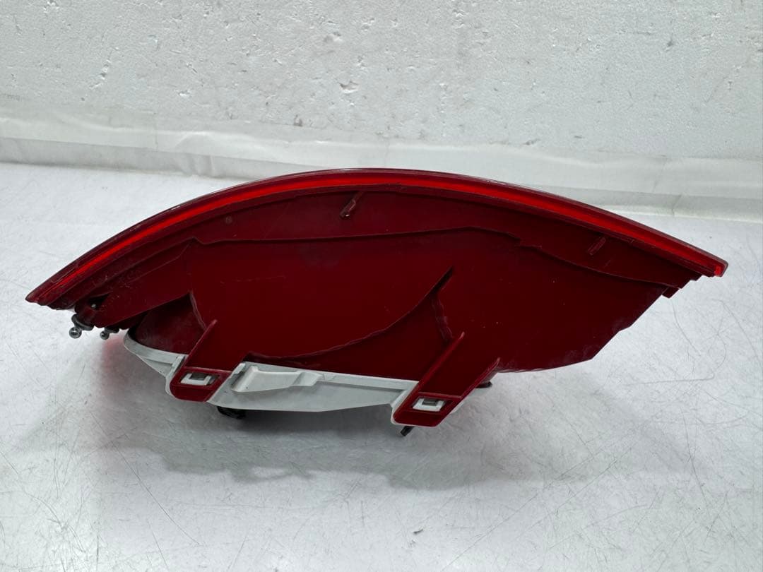 A6(C6) 4F 純正 前期 左 レンズ LED 4F5945095 アウディ