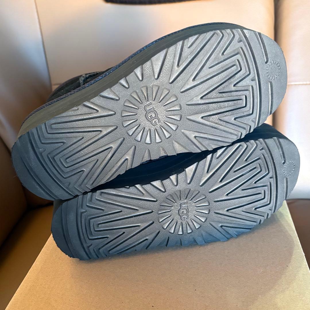 UGG アグCLASSIC ULTRA MINI PLATFORM 23cm