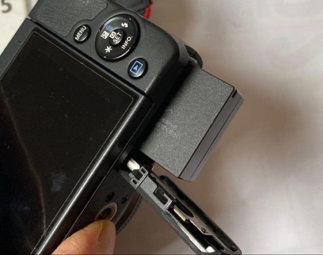 Canon EOS M10 ダブルレンズキット