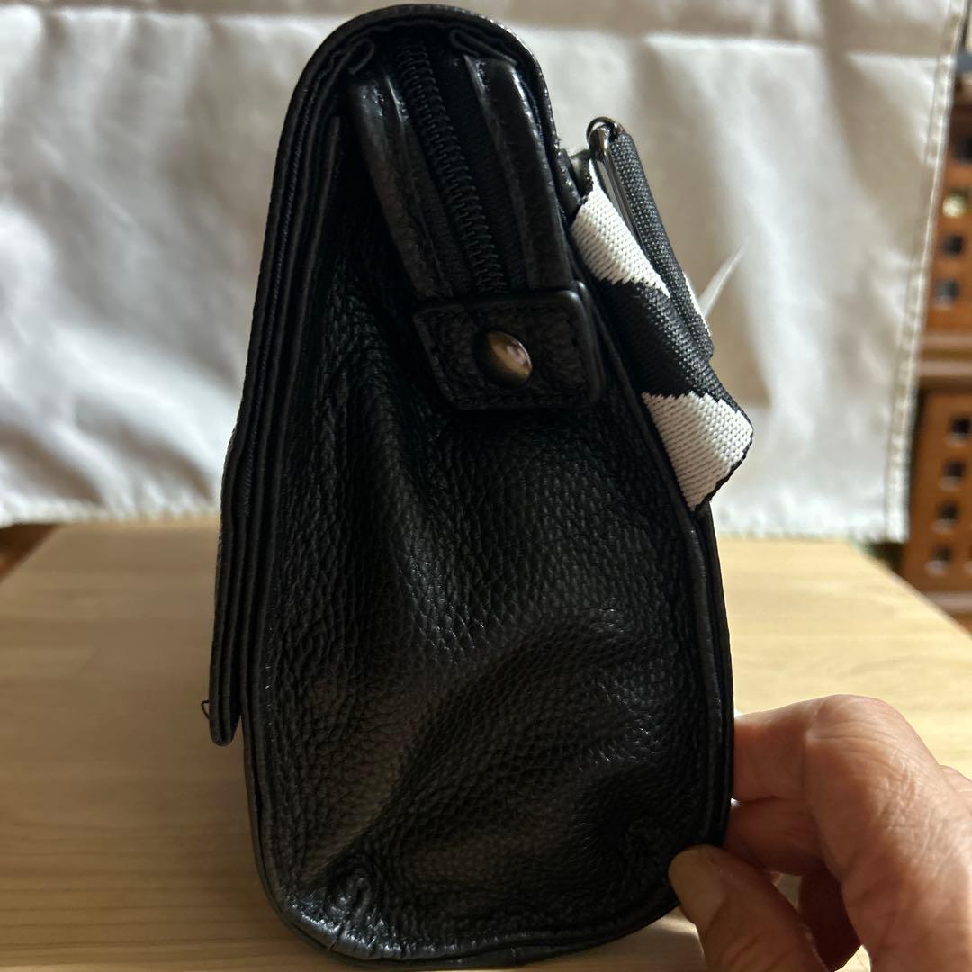 ear PAPILLONNER ショルダーバッグ