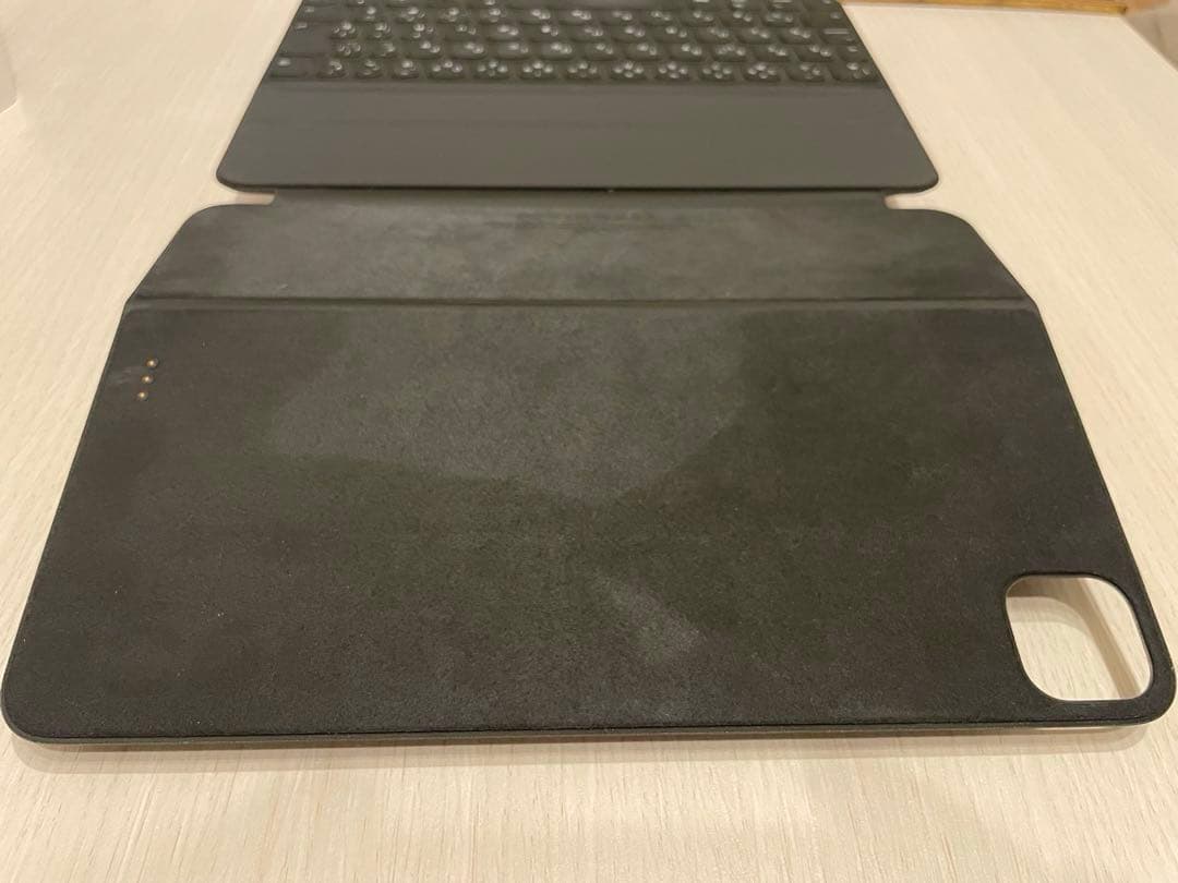 Smart Keyboard Folio 11インチ MXNK2J/A