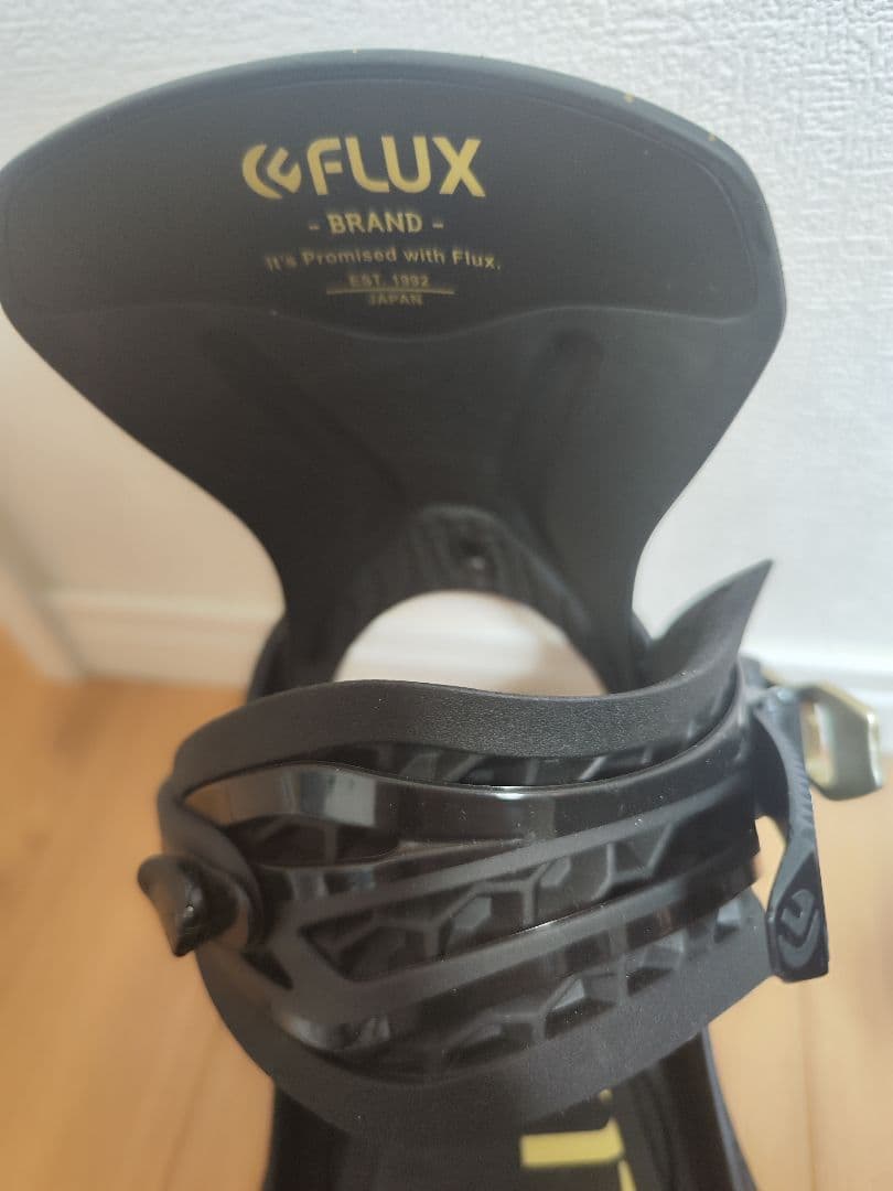 FLUX XV スノーボードビンディング ブラック/ゴールド