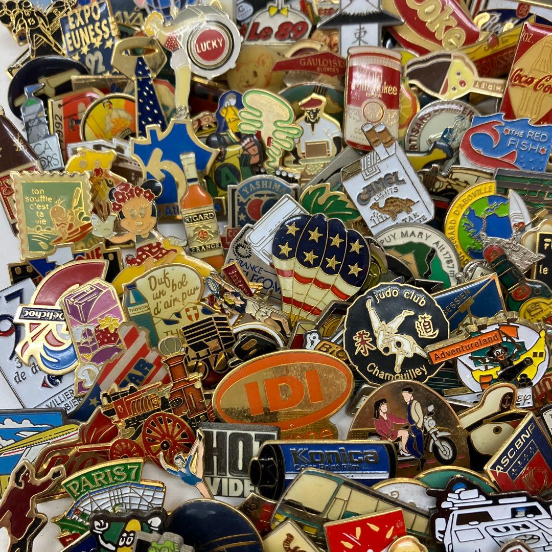 フランス雑貨★ピンバッジ大量200個セット★BVA04