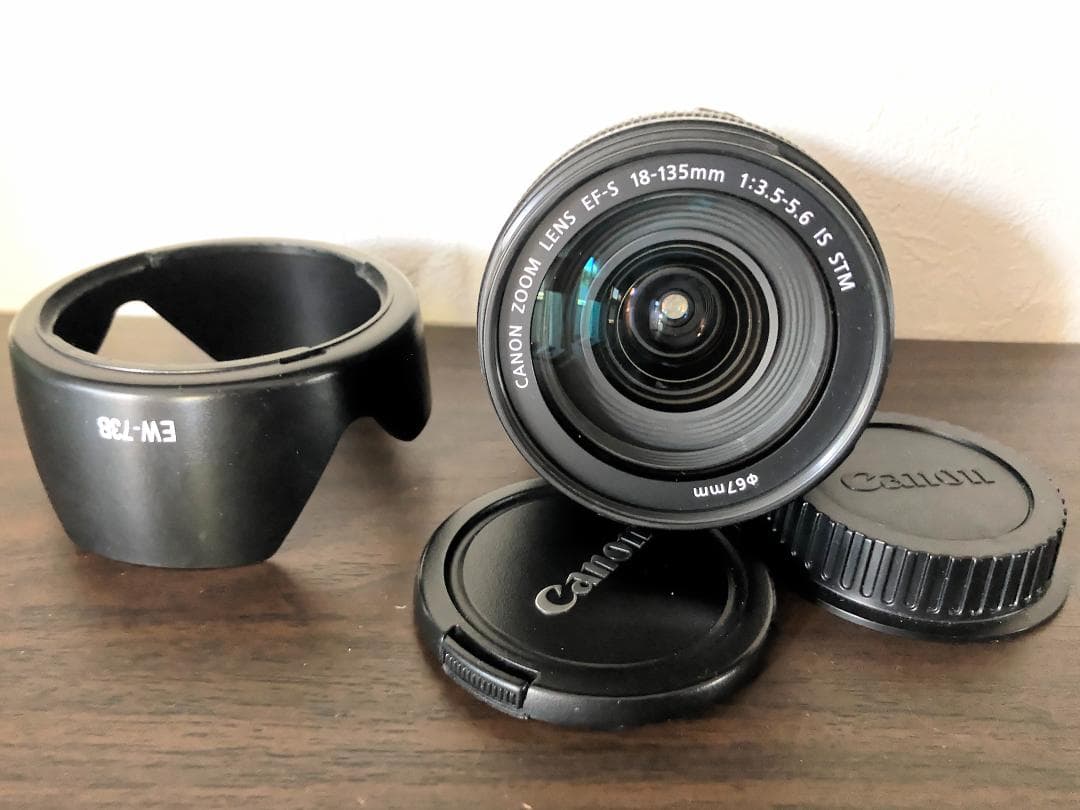 極上品 Canon EF-S 18-135mm f/3.5-5.6 IS STM