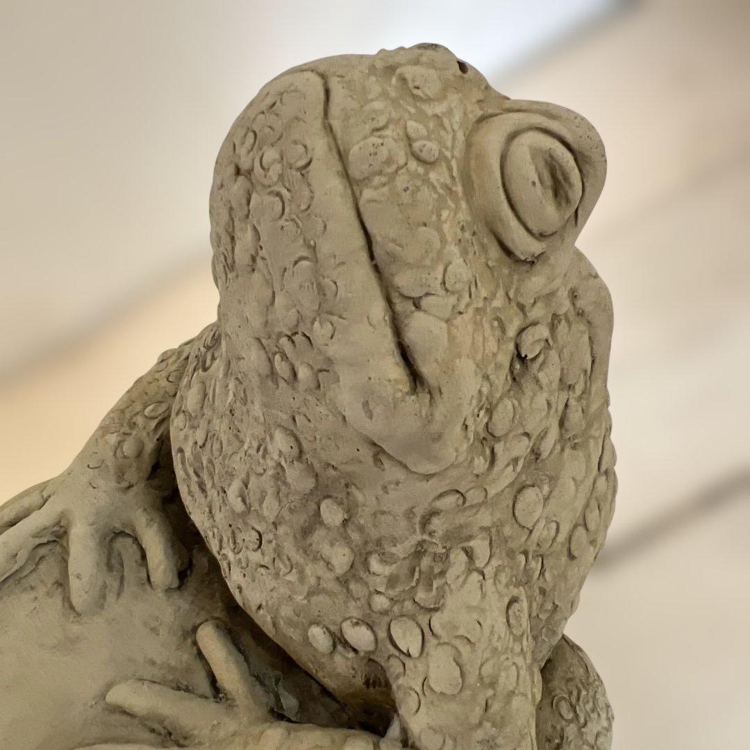 英国ガーデンオーナメントカエルのオーナメント 石膏製