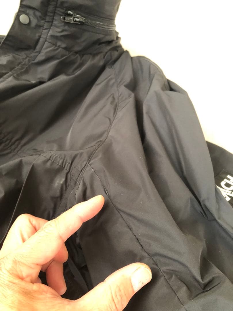 BACH ブラック ナイロンジャケット