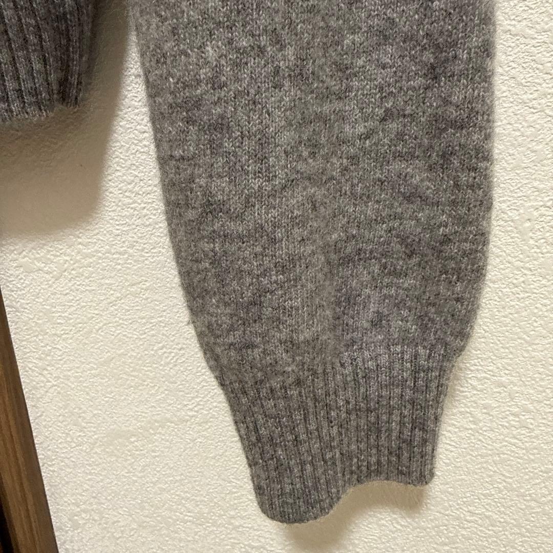 プラダ　カシミアセーター　グレー