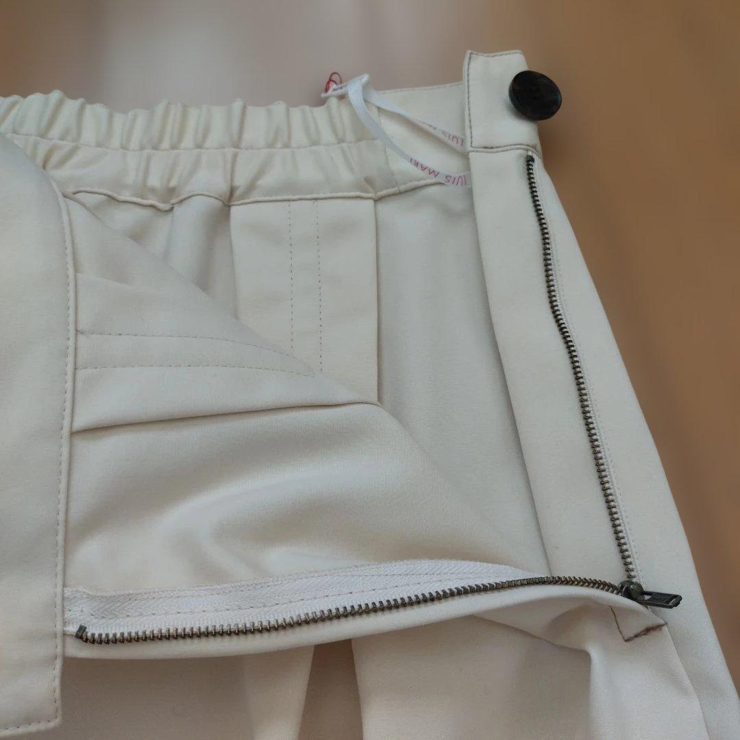 ☆新品未使用☆クールカレアン扱いLUIS MARI 生成り フレアスカート