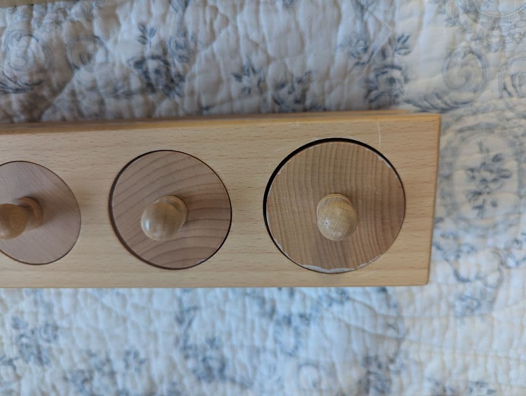 ★専用★モンテッソーリ　円柱さし（大）と棚のセット