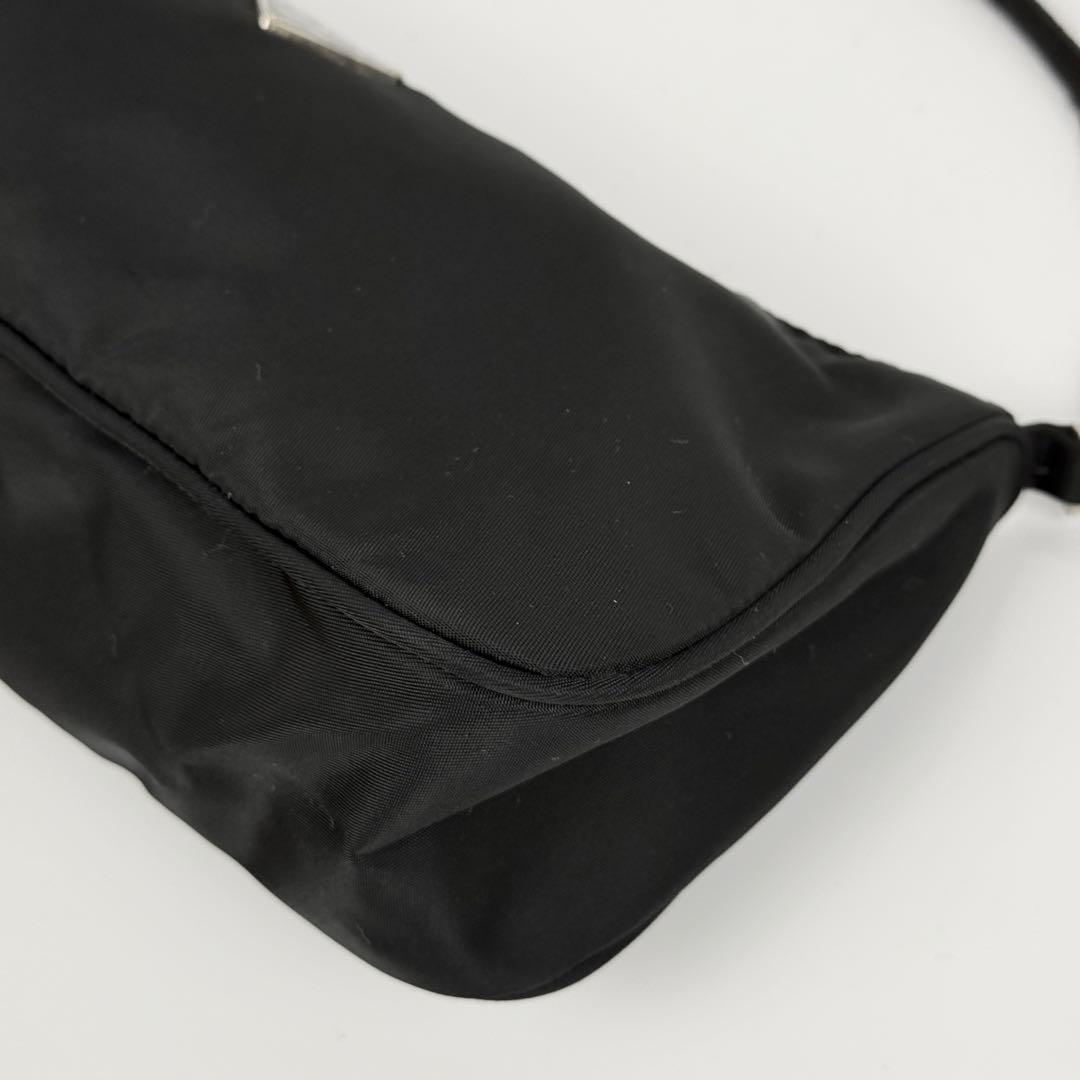 【美品】PRADA プラダ アクセサリーポーチ ハンドバッグ 肩掛け 黒 白タグ
