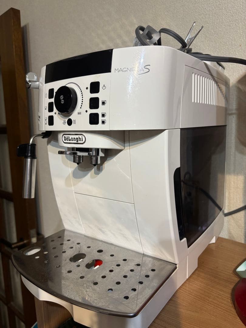 デロンギ　ECAM22112 白　MAGNIFICAS コーヒーメーカー