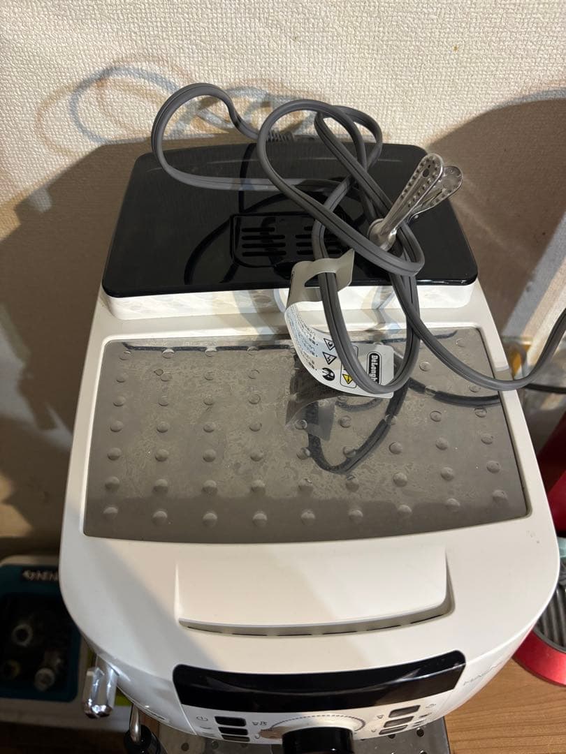 デロンギ　ECAM22112 白　MAGNIFICAS コーヒーメーカー