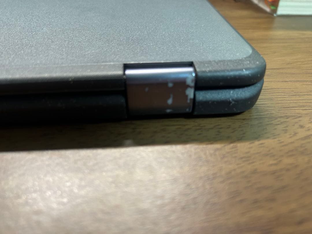 Chromebook ケースと付属の電源コード付き