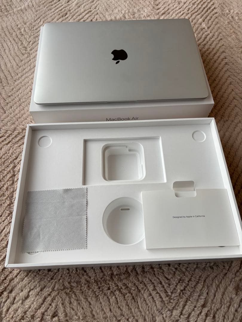 美品　MacBook Air M1 シルバー