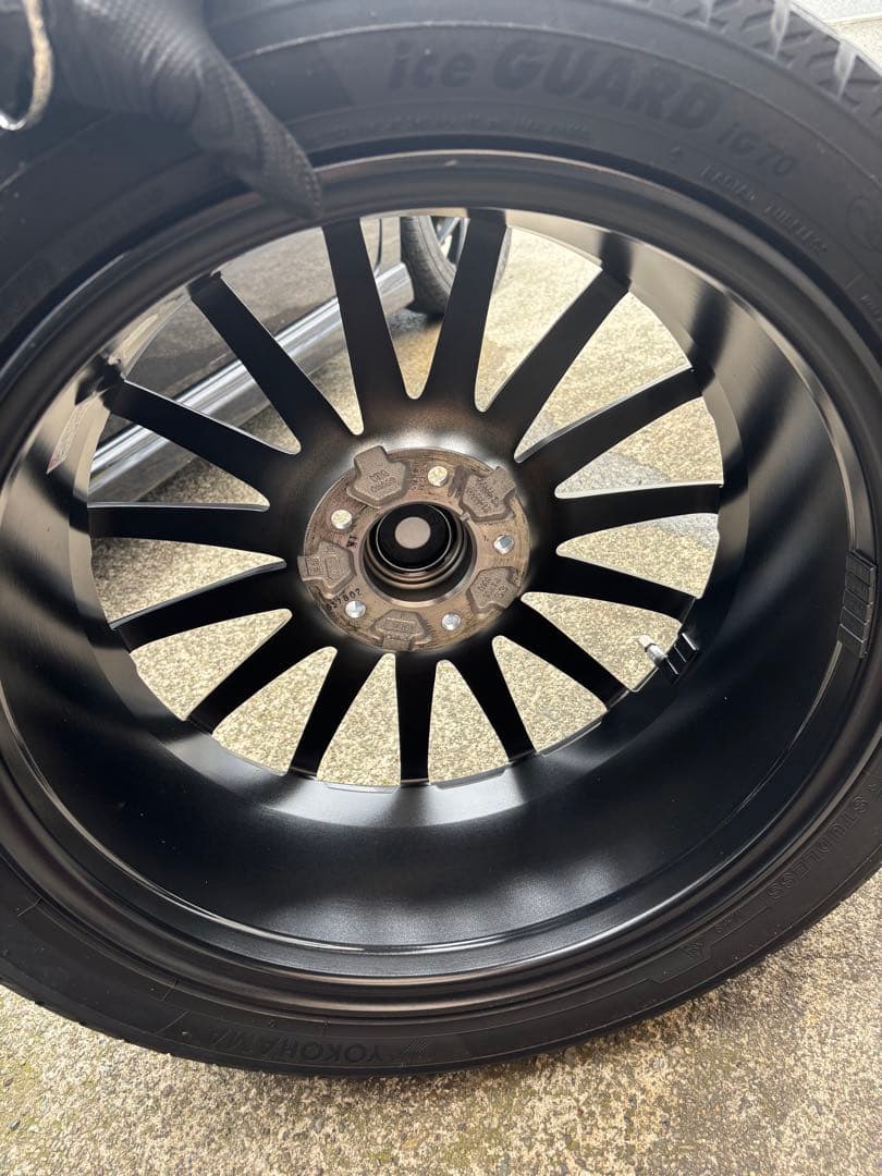 モカ　225/45R18 ホイール付きスタッドレス