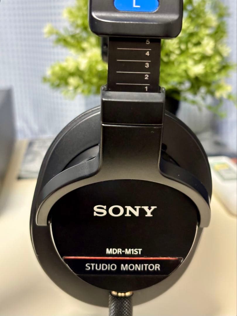SONY スタジオモニターヘッドホン MDR-M1ST