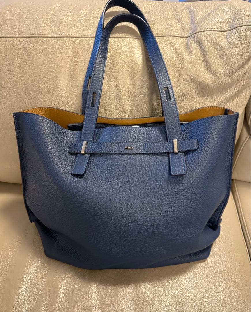 FURLA トートバッグ（超美品・バックあり）
