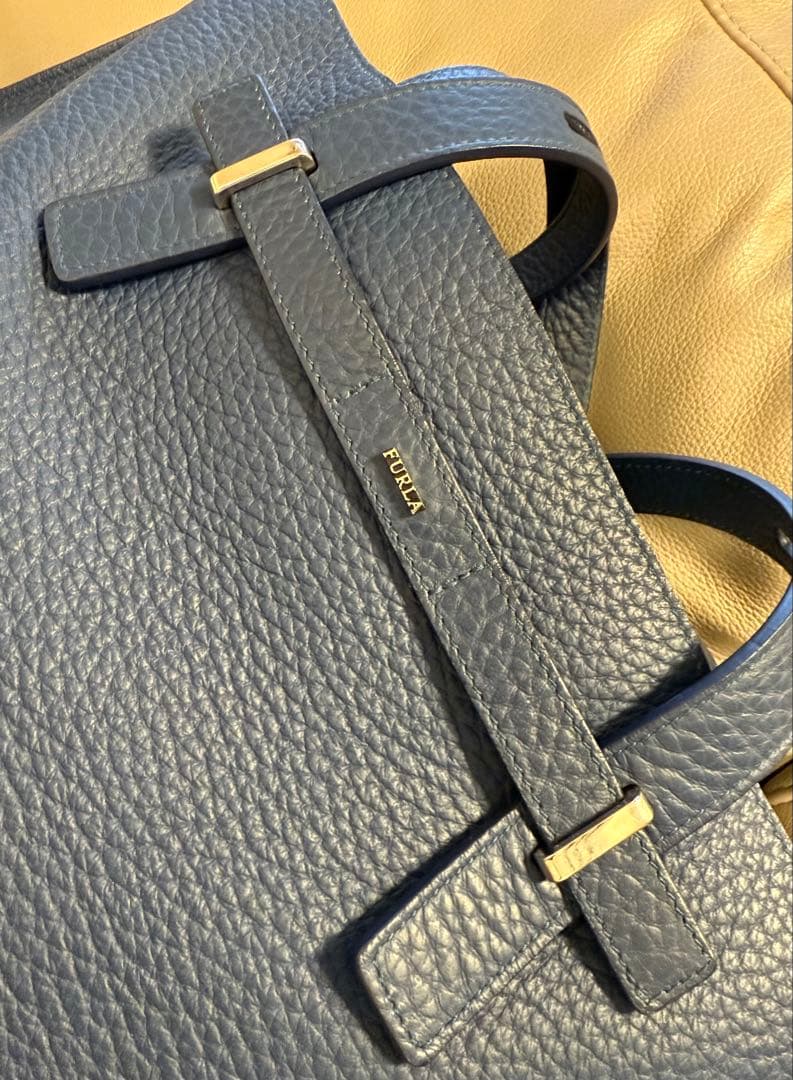 FURLA トートバッグ（超美品・バックあり）