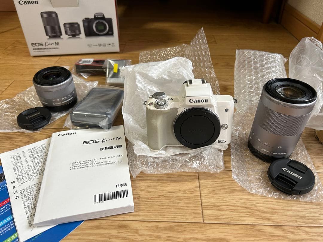 Canonミラーレス一眼カメラEOS Kiss Mダブルズームキット ホワイト