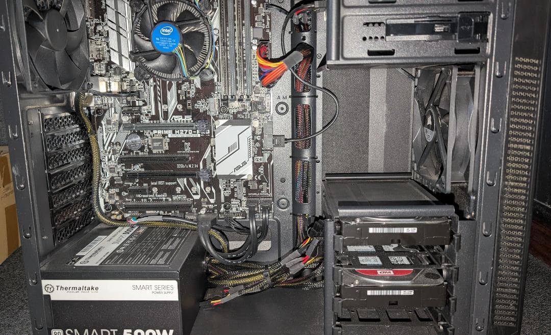 デスクトップPC　DDR4 メモリ16GB 部品取りにでも