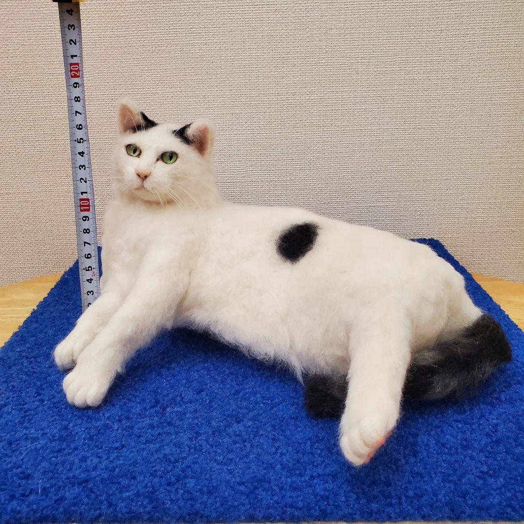 羊毛フェルト猫　 白トビキジ