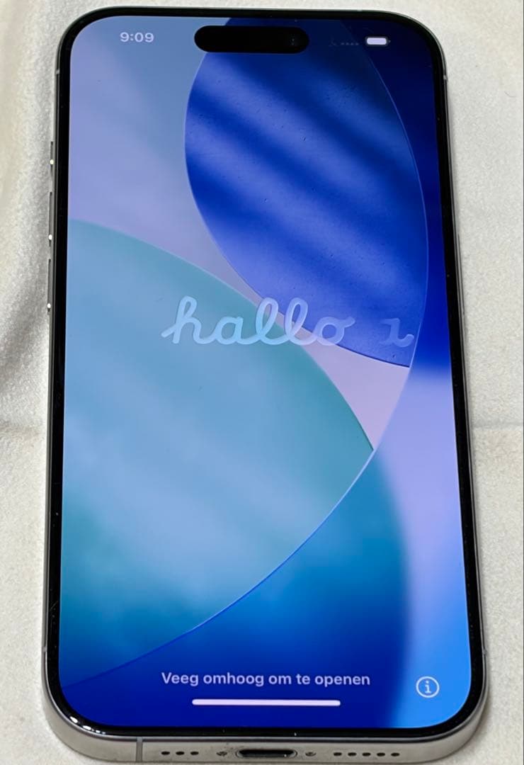 Apple iPhone15pro 128GB ホワイトチタニウム　SIMフリー