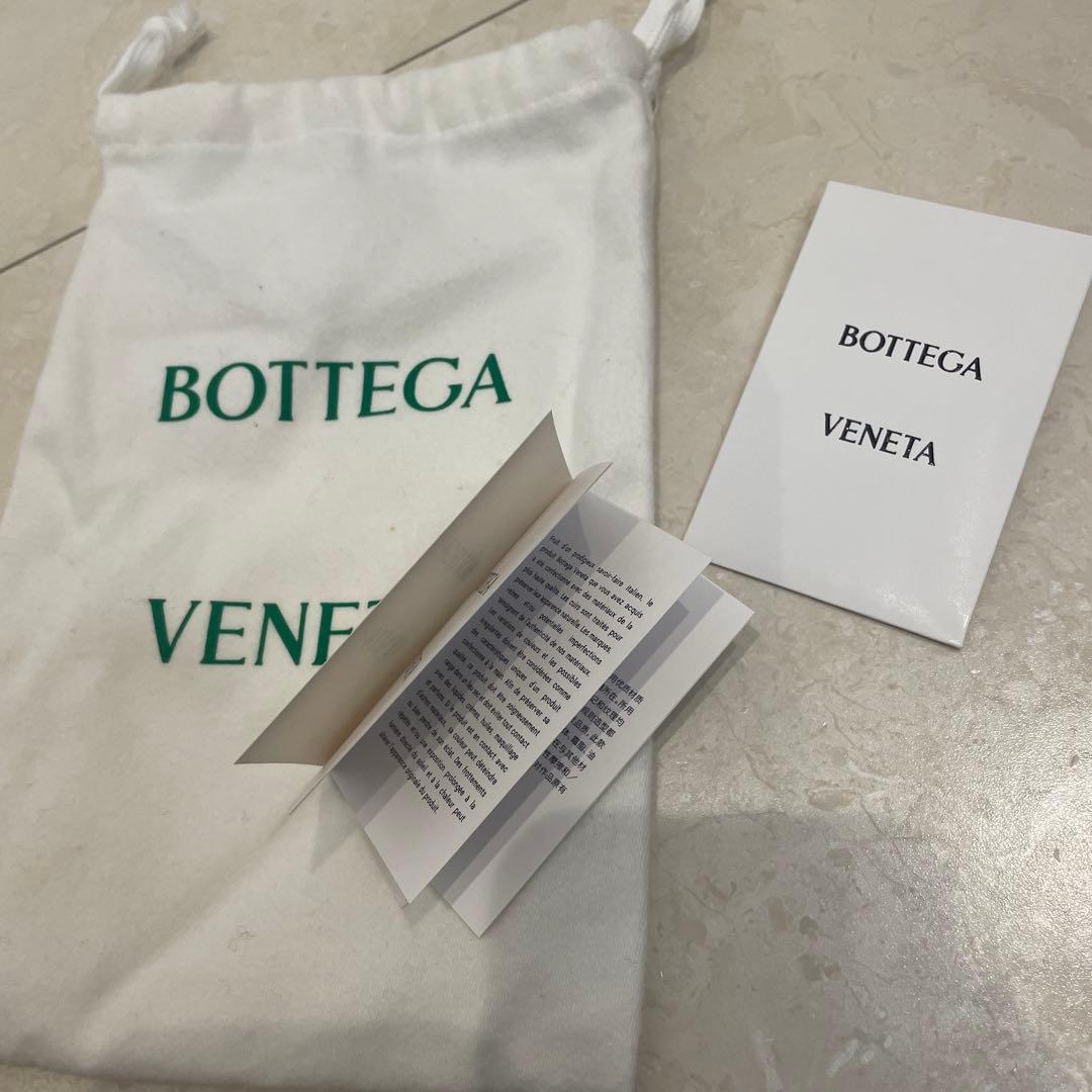 Bottega Veneta グレー二つ折り財布　コンパクト