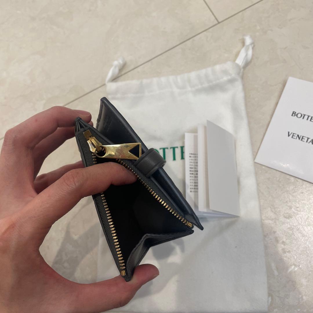 Bottega Veneta グレー二つ折り財布　コンパクト