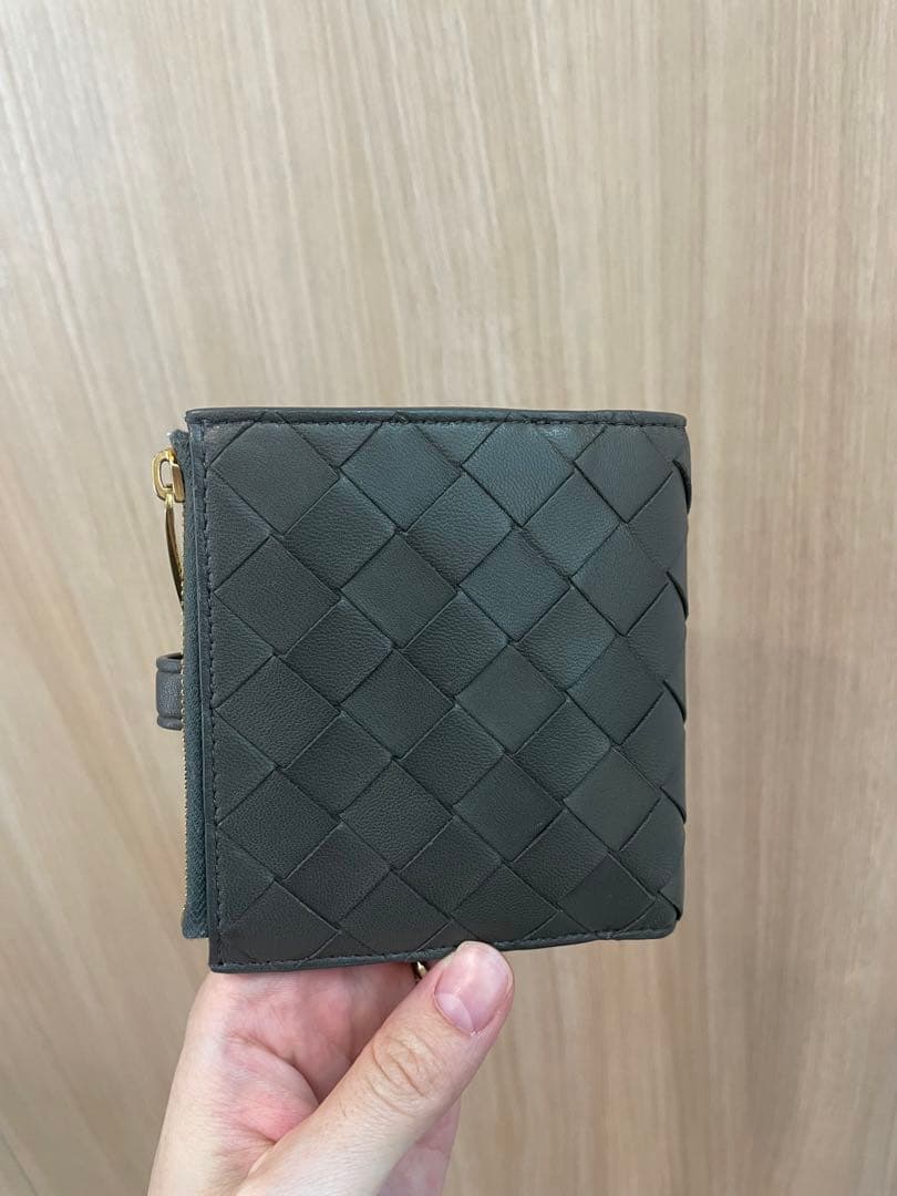 Bottega Veneta グレー二つ折り財布　コンパクト