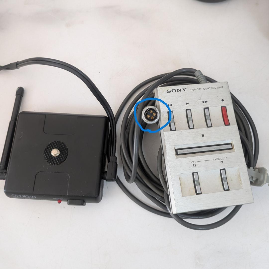 SONY CCD-TR11 8mm ハンディカム HSA-V515 他付属品あり