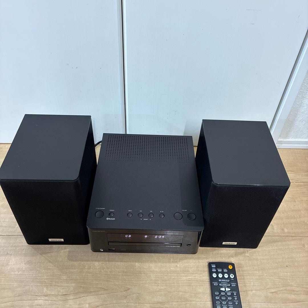 ONKYO CR-U1X CDミニコンポ　コンポ　スピーカー　オンキョー
