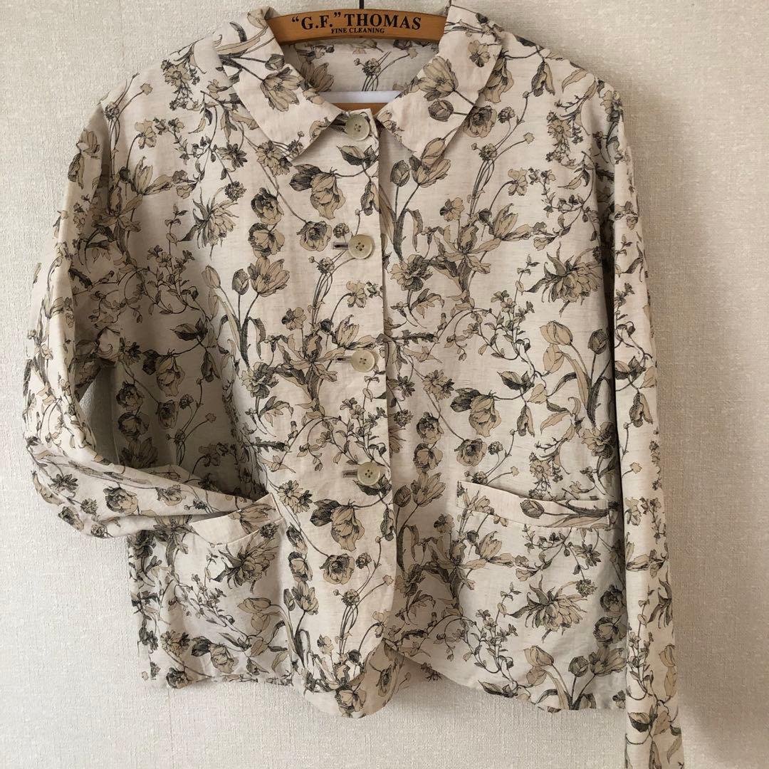 最終更に値下げ‼️☆２回着用美品☆ヴェリテクール大人のフラワープリントジャケット