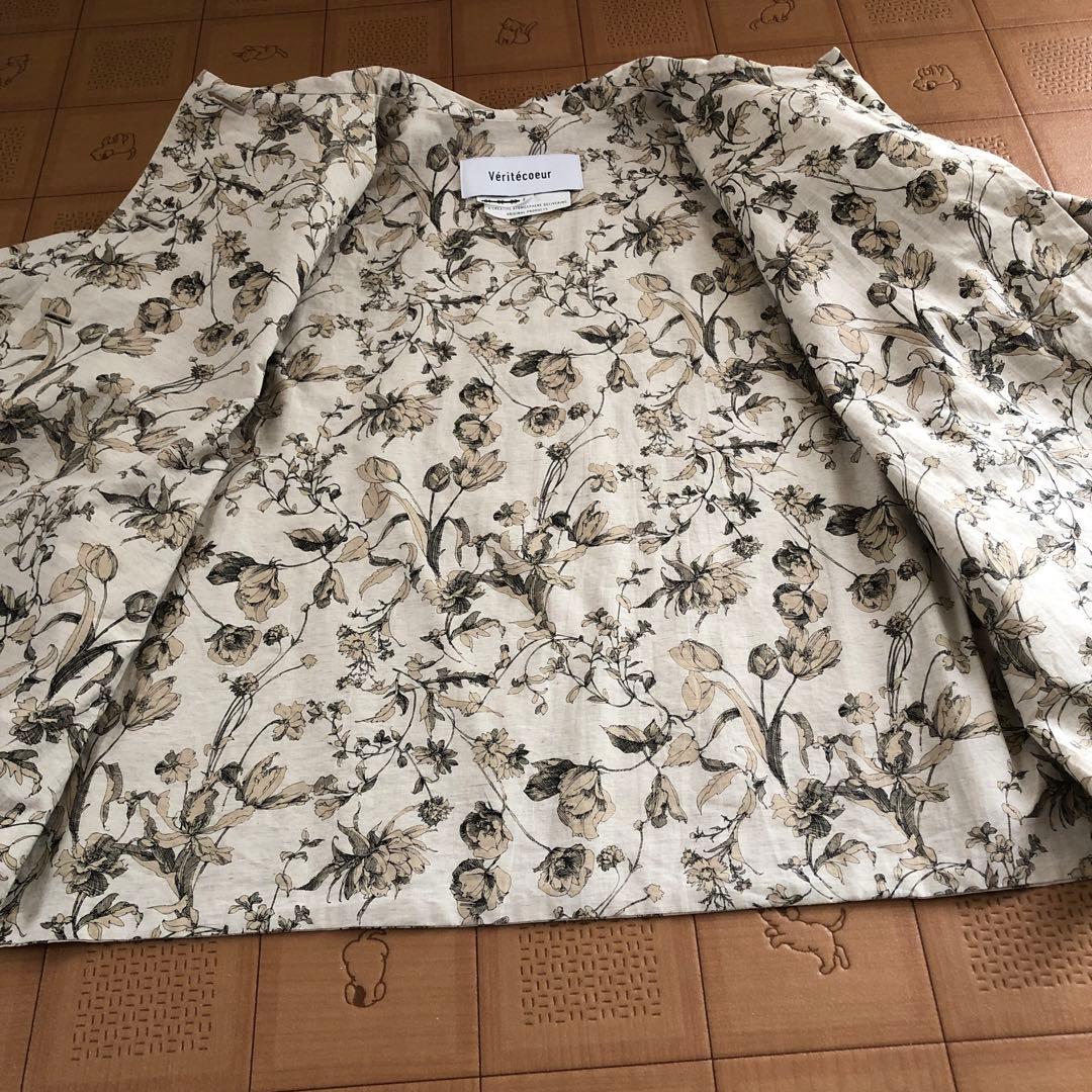最終更に値下げ‼️☆２回着用美品☆ヴェリテクール大人のフラワープリントジャケット