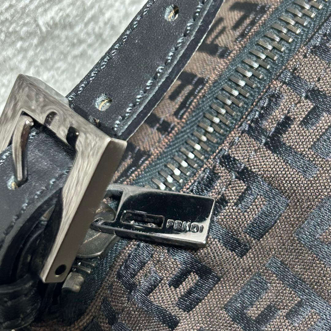 大人気‼️【FENDI】アクセサリーポーチ　ブラウン　希少　8N0005-02-9