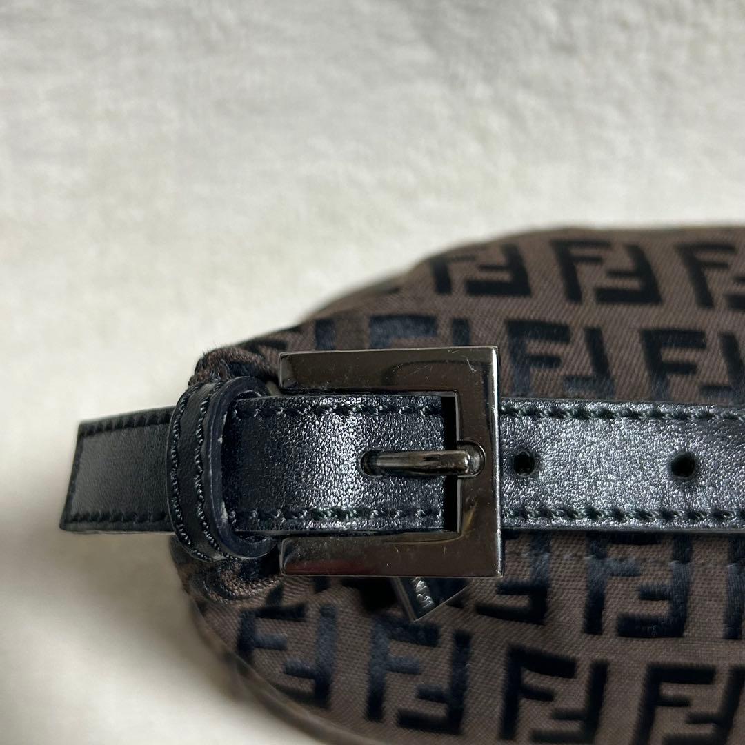 大人気‼️【FENDI】アクセサリーポーチ　ブラウン　希少　8N0005-02-9