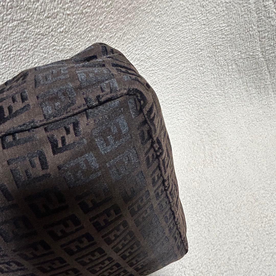 大人気‼️【FENDI】アクセサリーポーチ　ブラウン　希少　8N0005-02-9