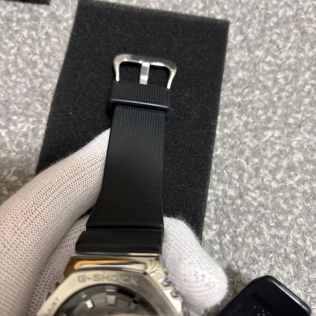 G-SHOCK/Gショック /メタルベゼル シルバー GM-2100-1AJF