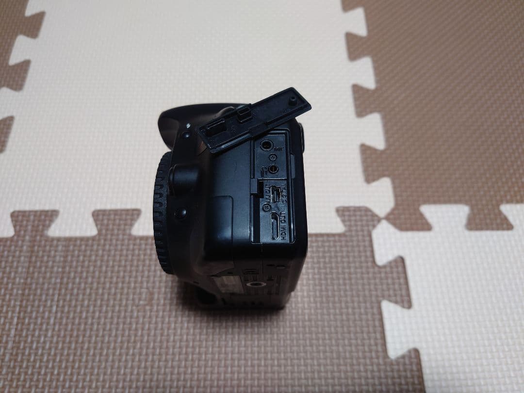 EOS KISS X4 ダブルズームキット 50mmf1.8単焦点レンズ