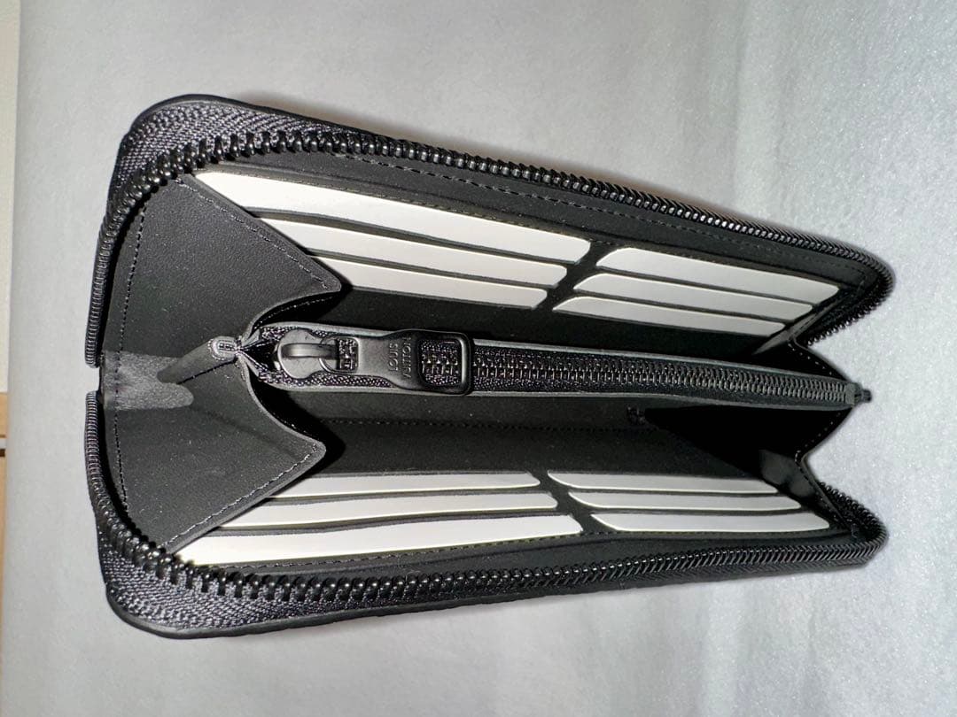 【未使用品】 LOUIS VUITTON ジッピーウォレットトリヨンホリゾンタル