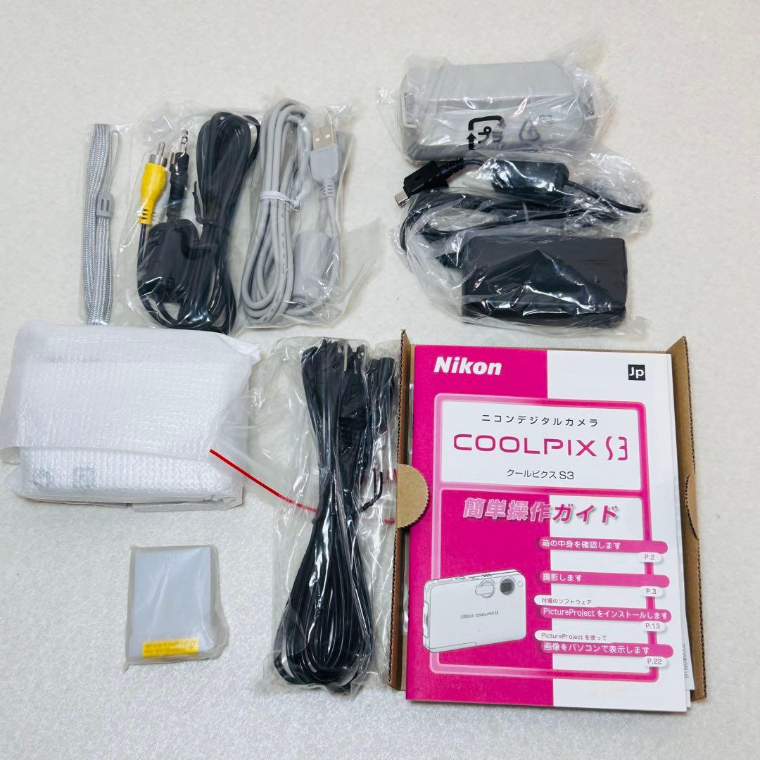 【未使用品】　nikon coolpix s3 デジカメ