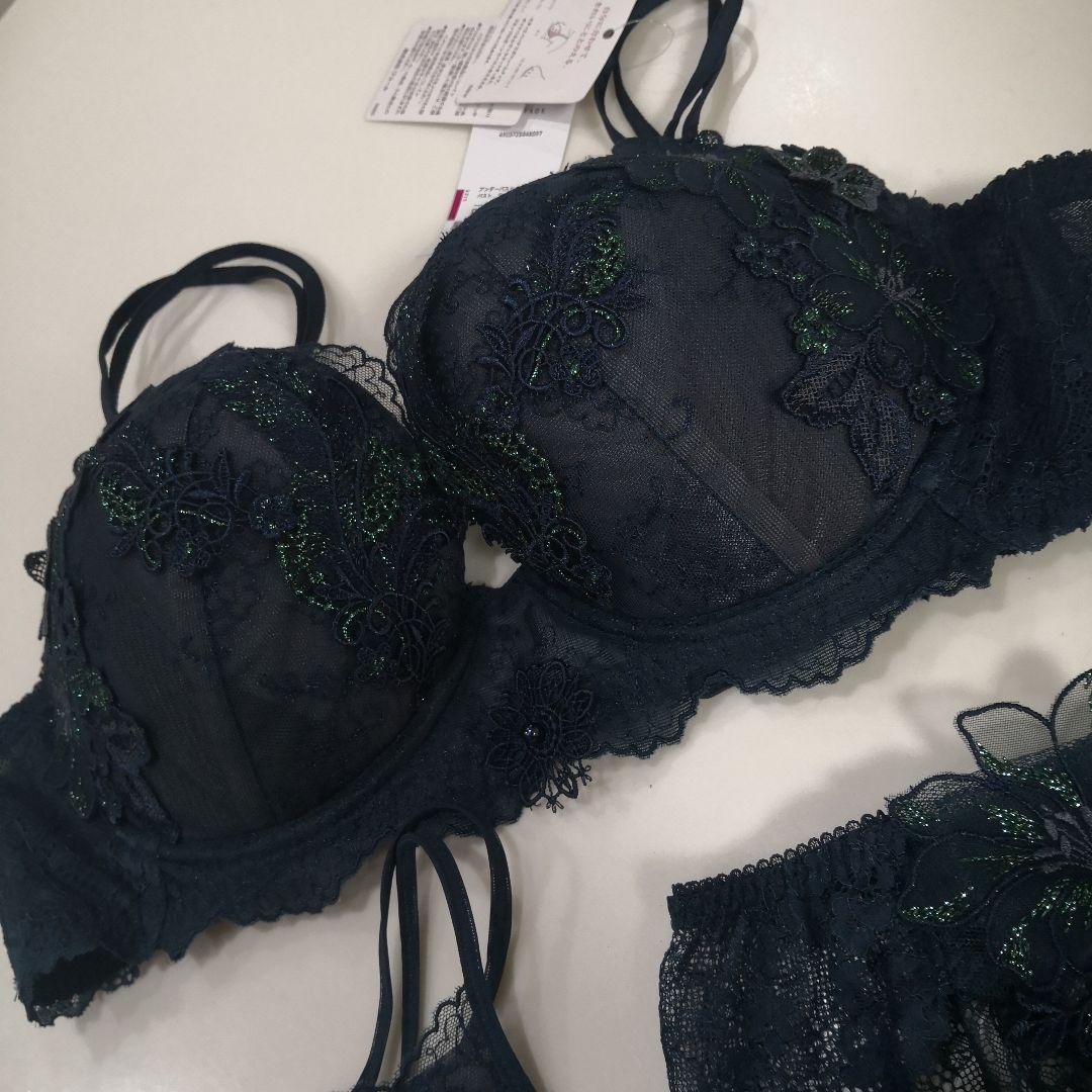 ワコール　パルファージュ　 花柄刺繍 ブラジャーF75ショーツＭ3点セット