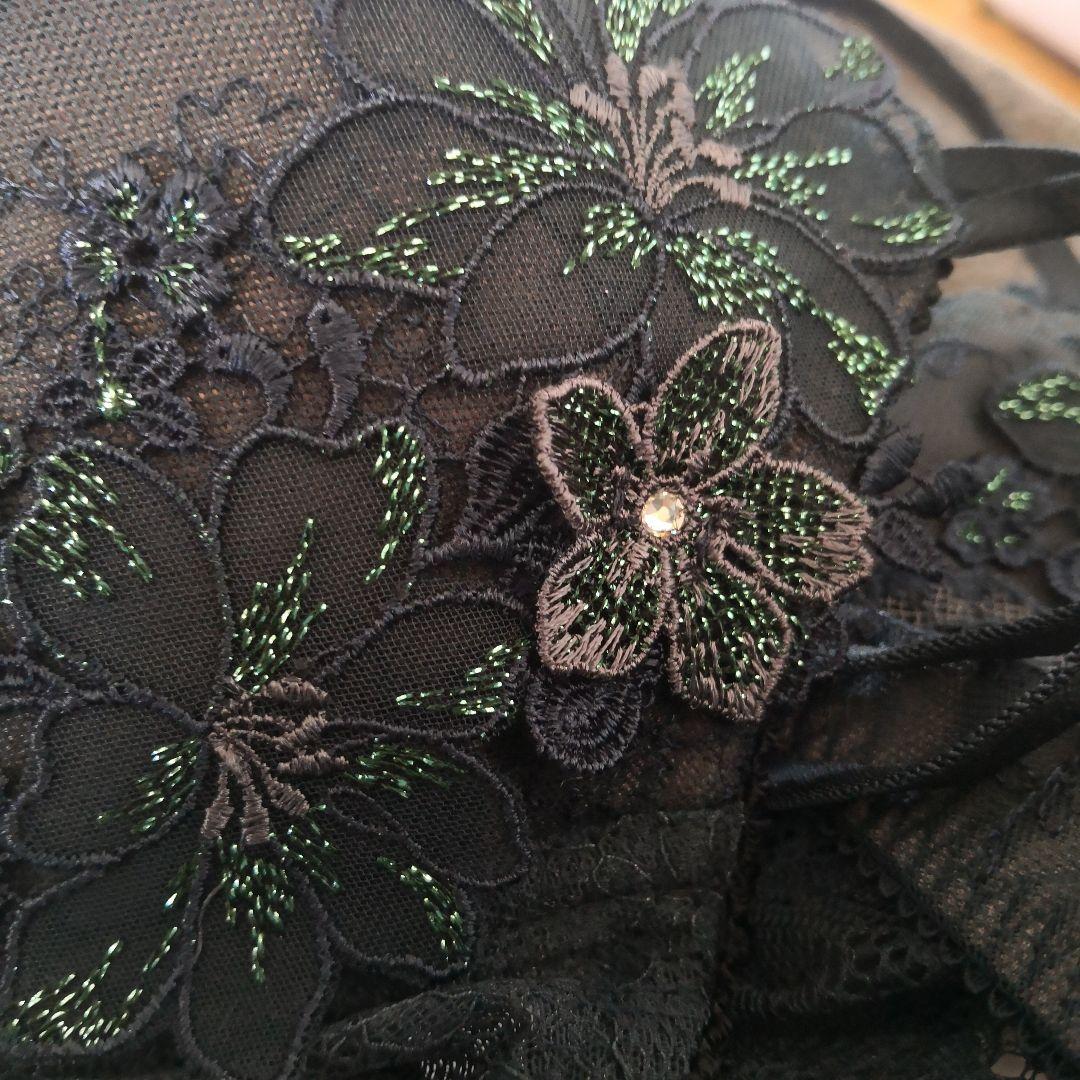 ワコール　パルファージュ　 花柄刺繍 ブラジャーF75ショーツＭ3点セット