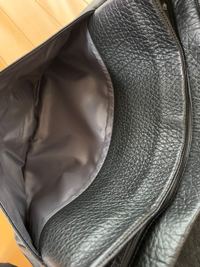 BREE メッセンジャーバッグ